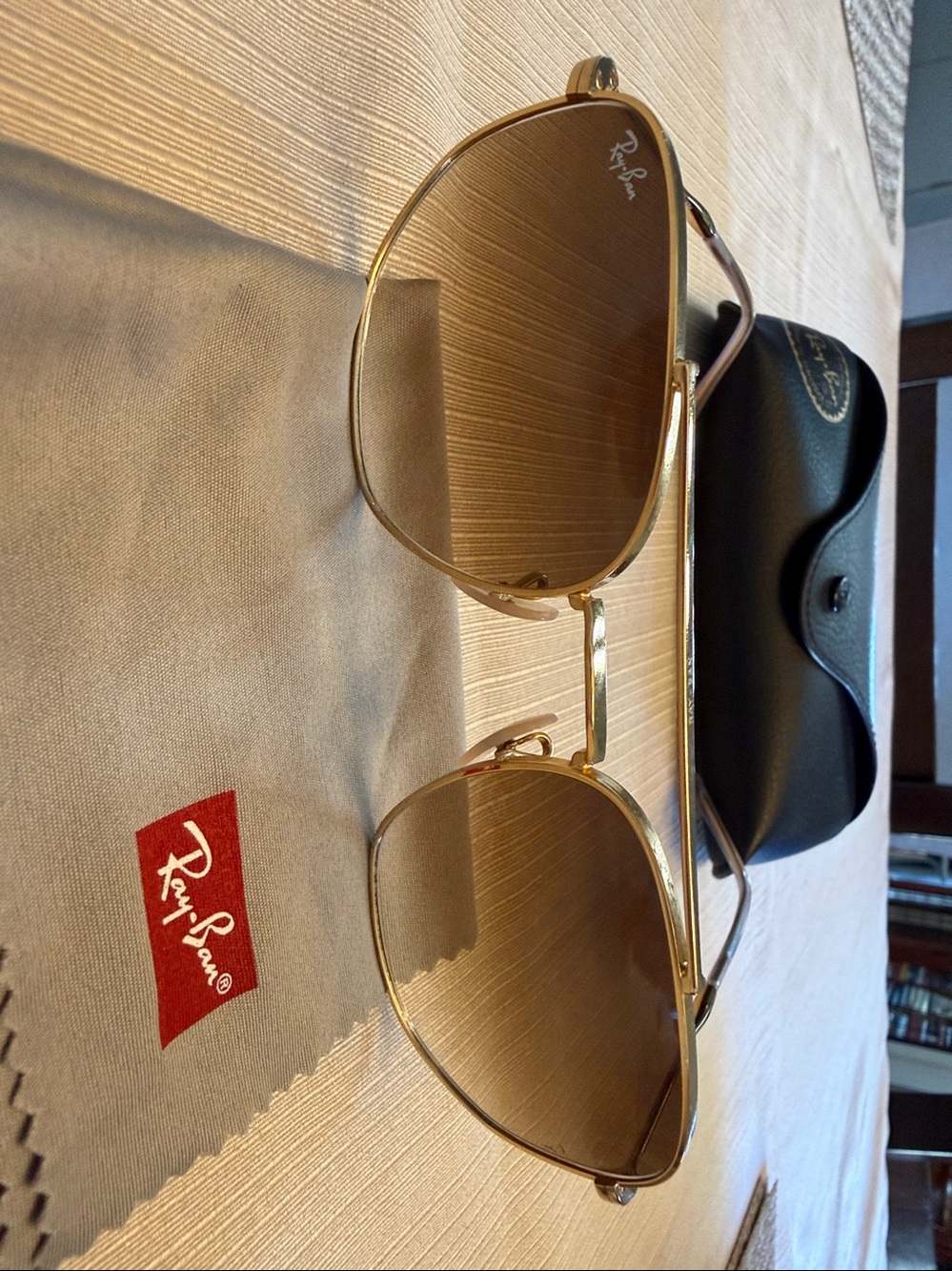 Ray Ban sun glasses - Picture 9 of 11